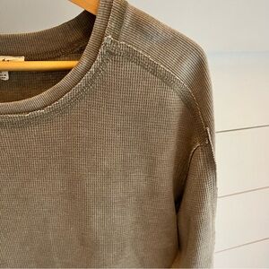 Jane and Delancey Women’sSage Green Thermal Crew Neck Cinch Waist Top Small